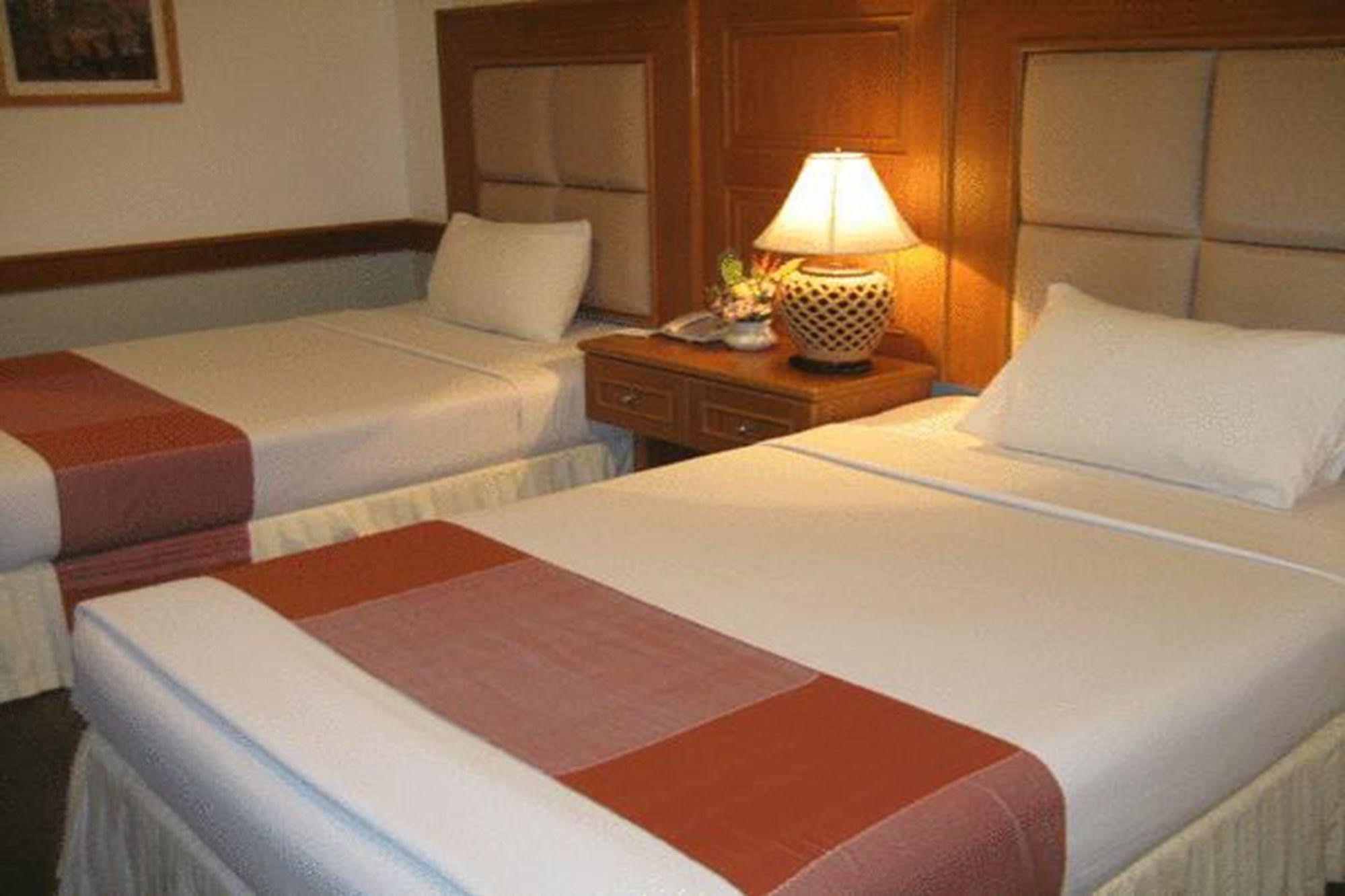 Raya Grand Hotel Nakhon Ratchasima Luaran gambar
