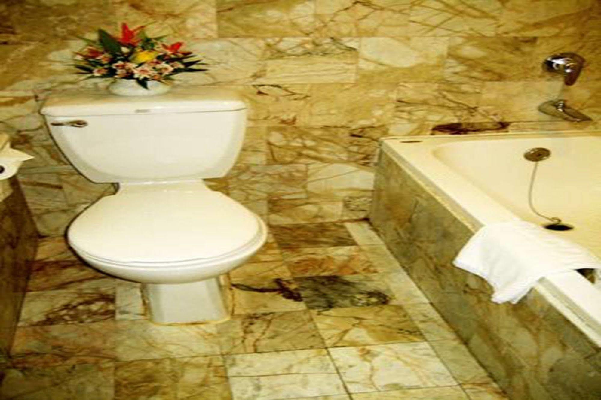 Raya Grand Hotel Nakhon Ratchasima Luaran gambar