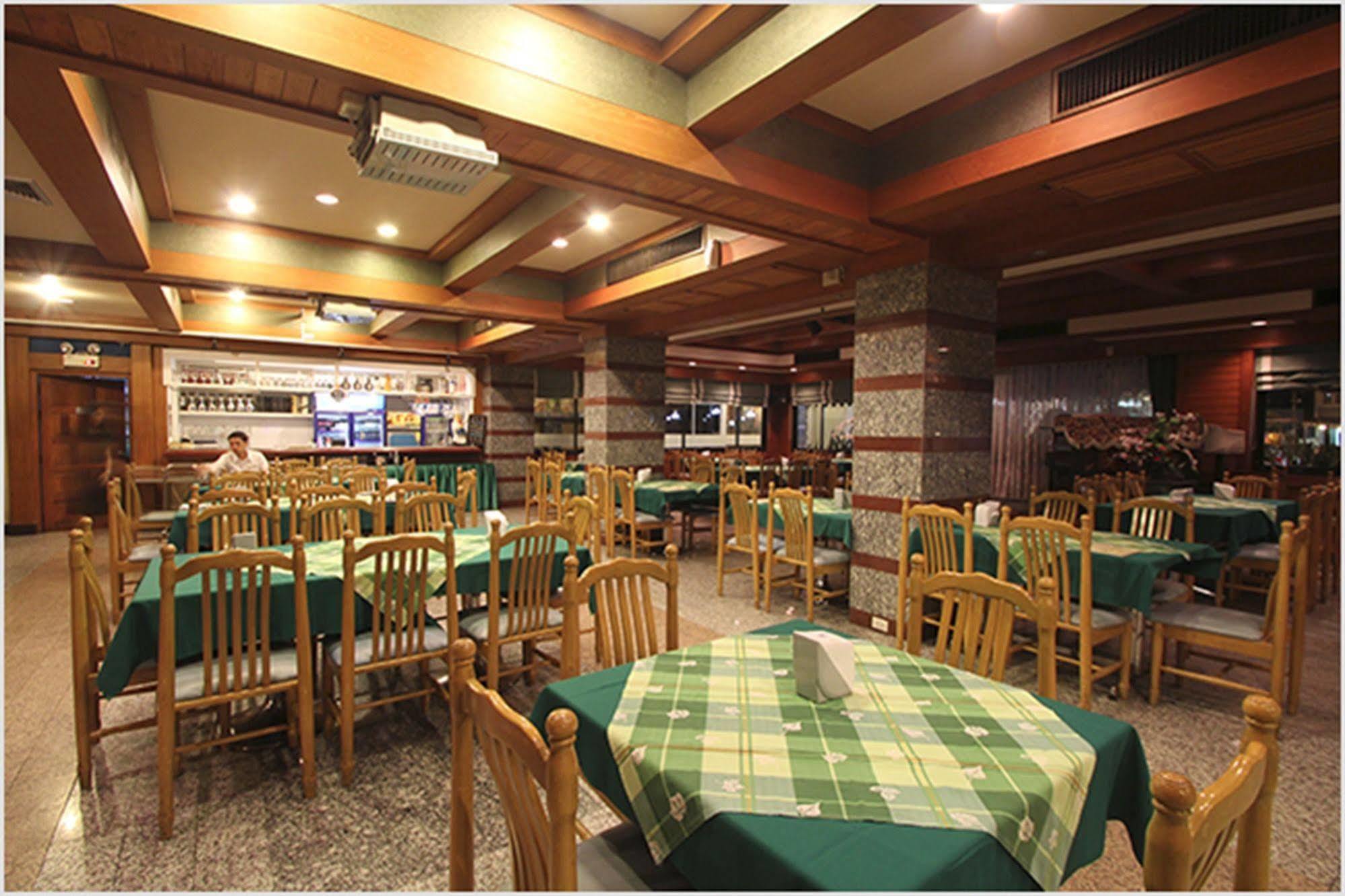 Raya Grand Hotel Nakhon Ratchasima Luaran gambar