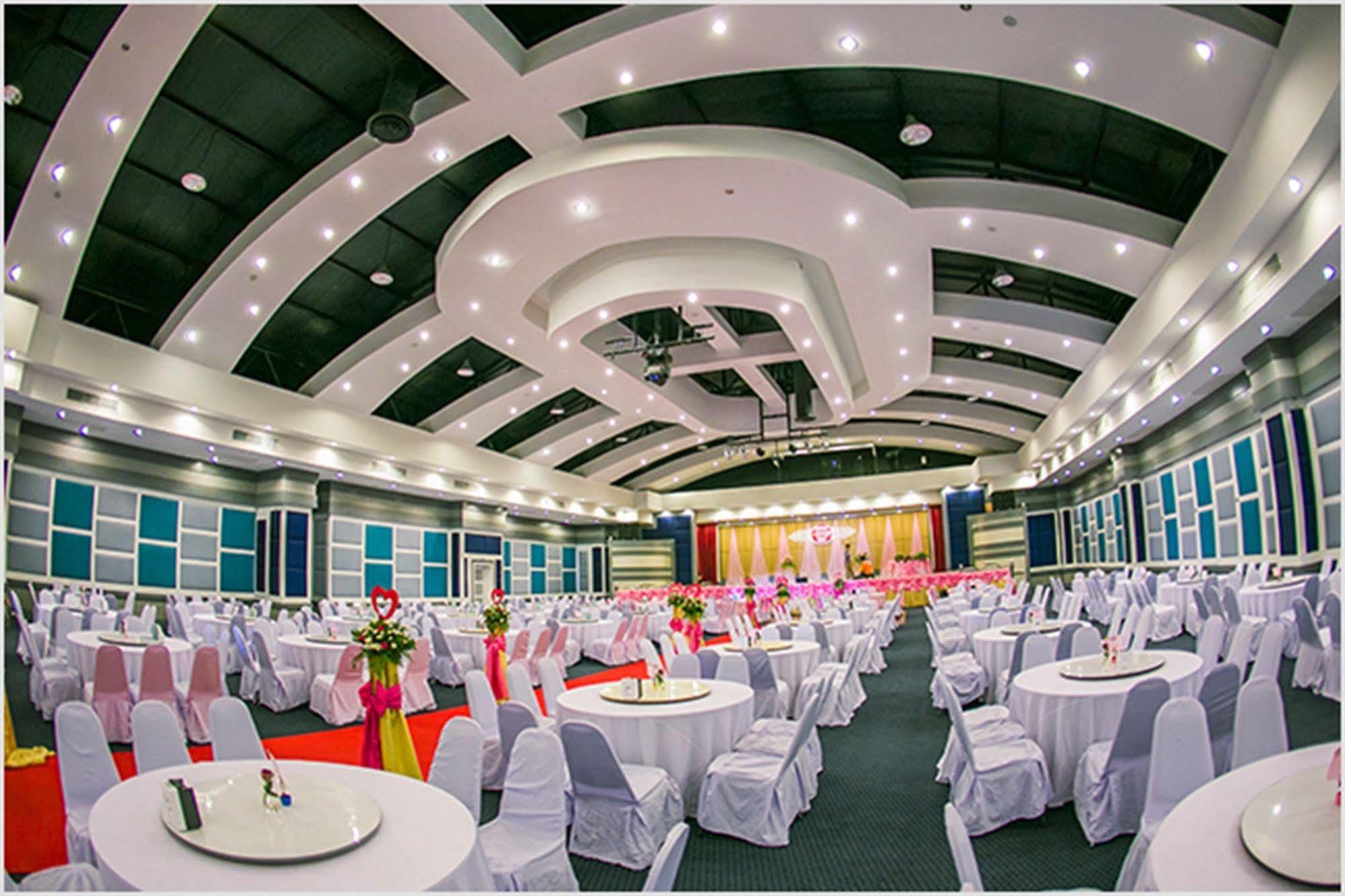 Raya Grand Hotel Nakhon Ratchasima Luaran gambar